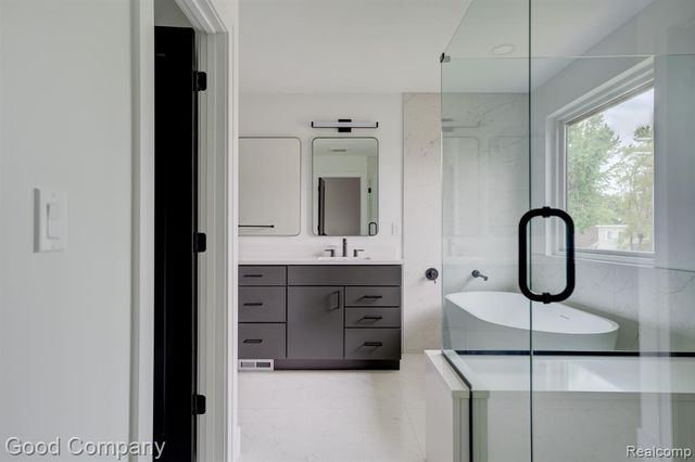 804 Irving Avenue, Royal Oak, MI 48067