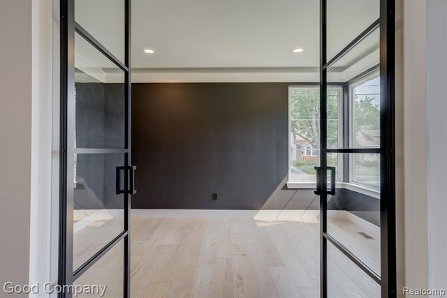 804 Irving Avenue, Royal Oak, MI 48067