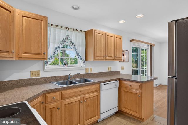 118 E SCOUT ALY, Manheim, PA 17545