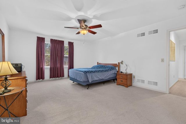 118 E SCOUT ALY, Manheim, PA 17545