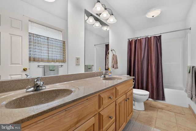 118 E SCOUT ALY, Manheim, PA 17545