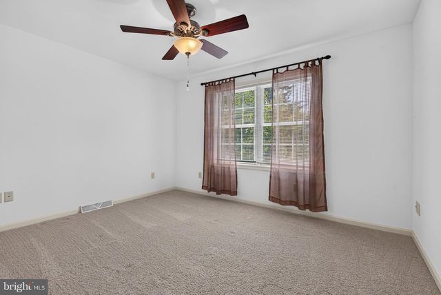 118 E SCOUT ALY, Manheim, PA 17545