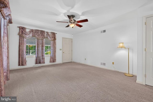 118 E SCOUT ALY, Manheim, PA 17545