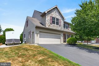 118 E SCOUT ALY, Manheim, PA 17545