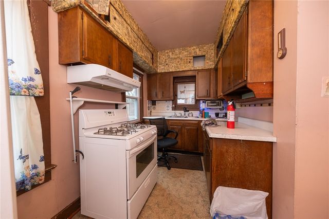 608 E 8TH AVENUE, Tarentum, PA 15084