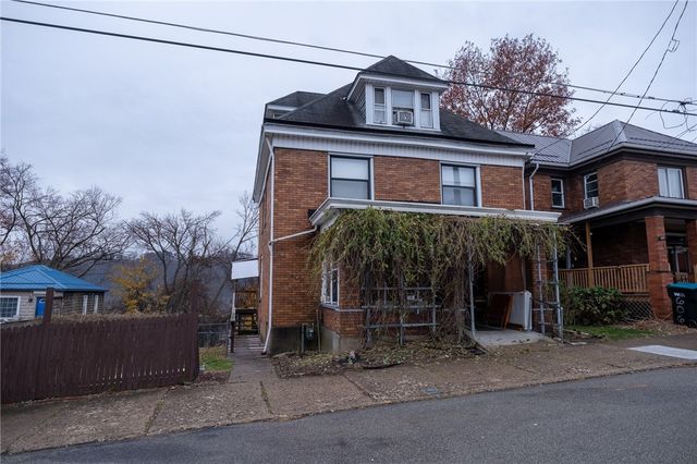 608 E 8TH AVENUE, Tarentum, PA 15084