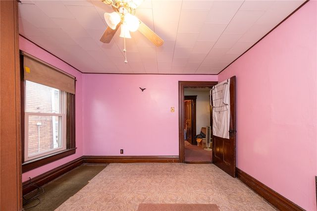 608 E 8TH AVENUE, Tarentum, PA 15084