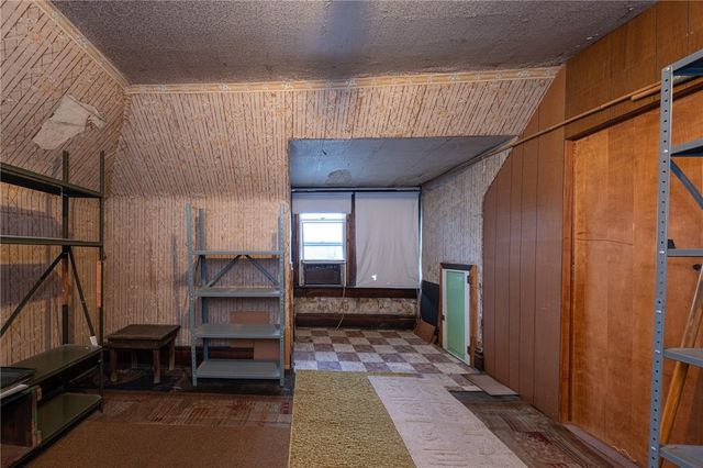 608 E 8TH AVENUE, Tarentum, PA 15084