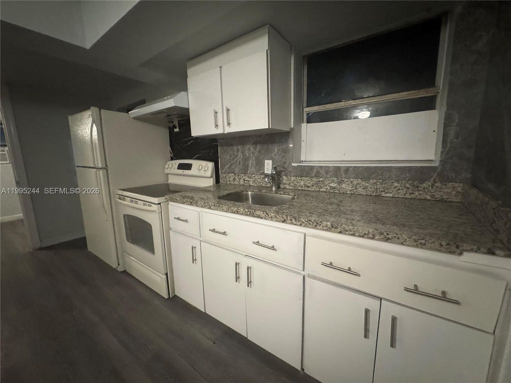 7802 NW 8th Ave 5, Miami, FL 33150