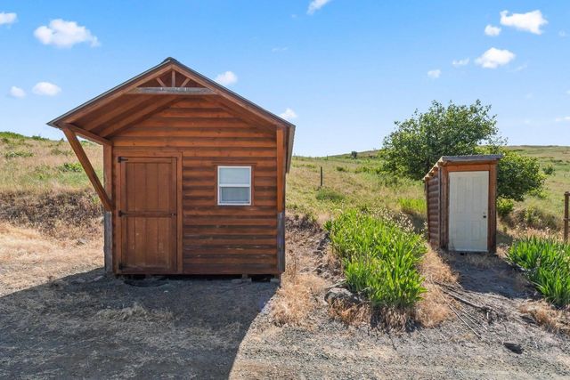 4497 25 S Hwy, Hunters, WA 99137