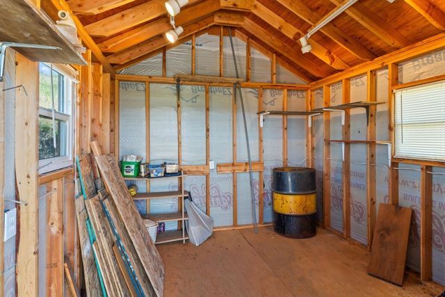 4497 25 S Hwy, Hunters, WA 99137