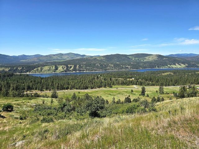 4497 25 S Hwy, Hunters, WA 99137