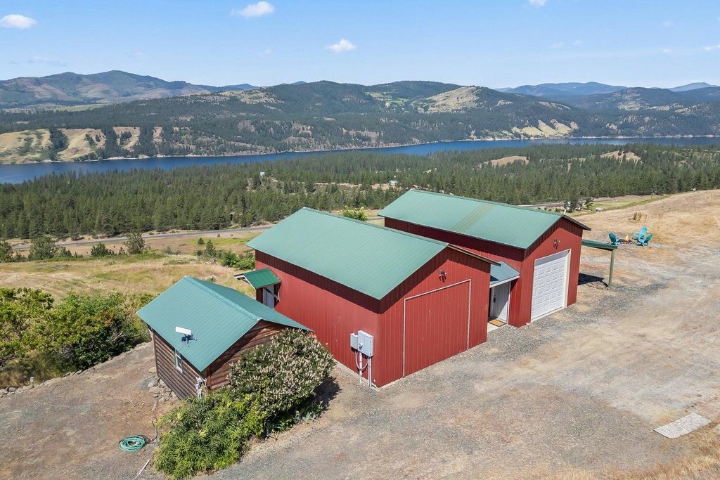 4497 25 S Hwy, Hunters, WA 99137