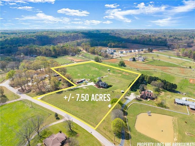 246 P J Roberts Road, Jefferson, GA 30549