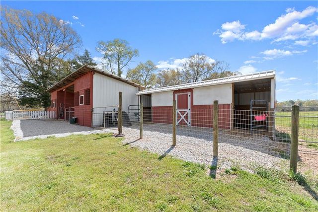 246 P J Roberts Road, Jefferson, GA 30549