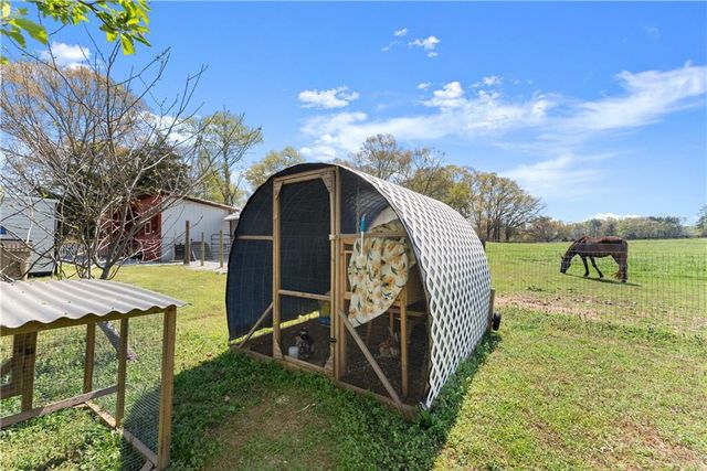 246 P J Roberts Road, Jefferson, GA 30549