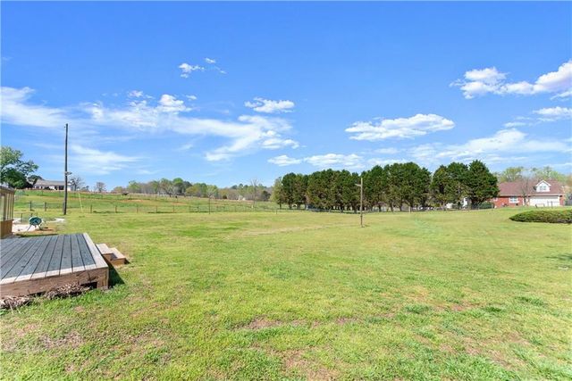 246 P J Roberts Road, Jefferson, GA 30549