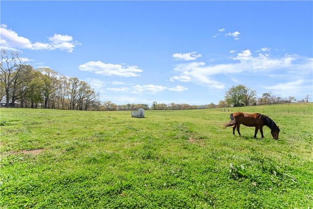 246 P J Roberts Road, Jefferson, GA 30549