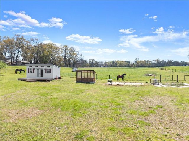 246 P J Roberts Road, Jefferson, GA 30549