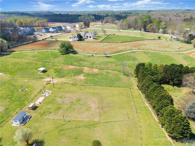 246 P J Roberts Road, Jefferson, GA 30549