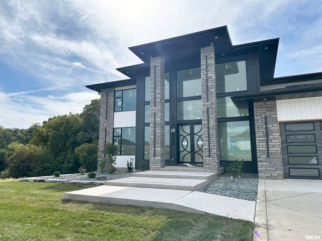 24029 185TH Street, Bettendorf, IA 52722