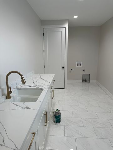 24029 185TH Street, Bettendorf, IA 52722