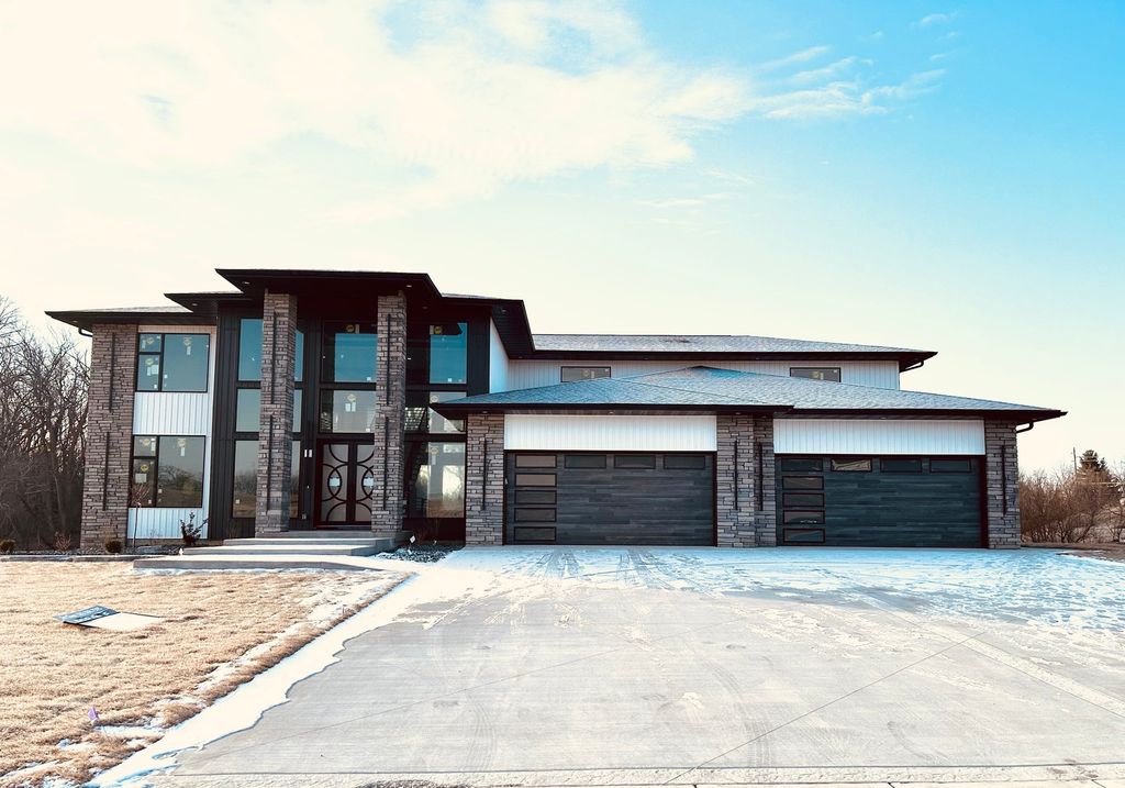 24029 185TH Street, Bettendorf, IA 52722