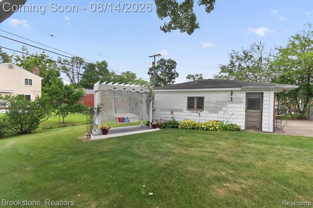 9233 Houghton Street, Livonia, MI 48150