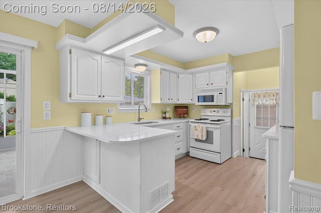9233 Houghton Street, Livonia, MI 48150