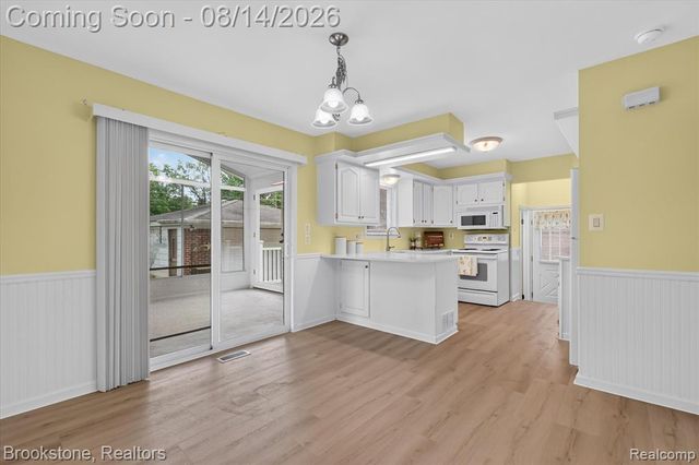 9233 Houghton Street, Livonia, MI 48150