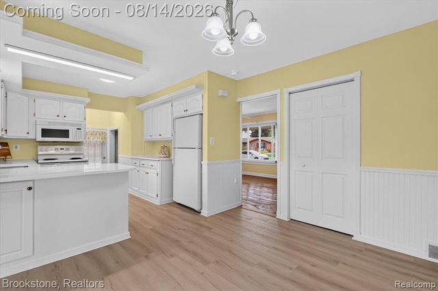 9233 Houghton Street, Livonia, MI 48150
