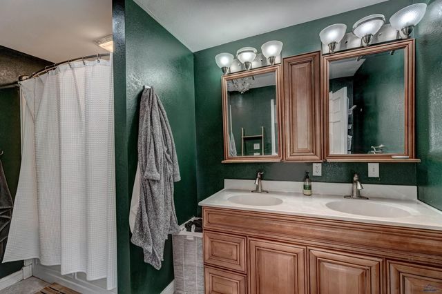 1526 11TH ST, Rapid City, SD 57701