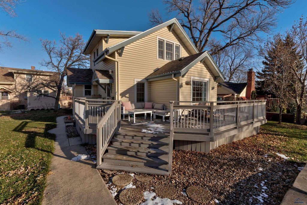 1526 11TH ST, Rapid City, SD 57701