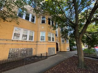 2257 W ROSEMONT Avenue 1, Chicago, IL 60659