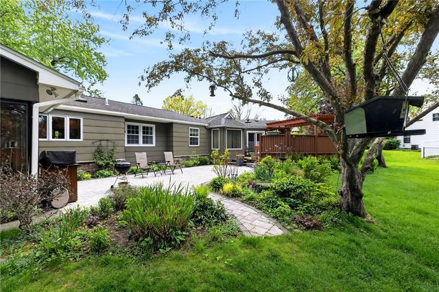 1200 Gatestone Circle, Webster, NY 14580
