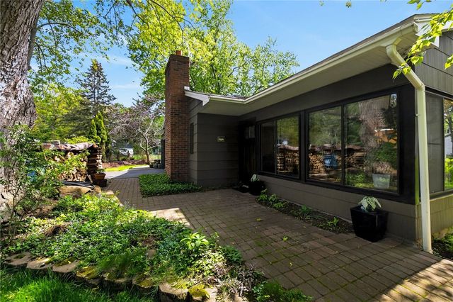 1200 Gatestone Circle, Webster, NY 14580