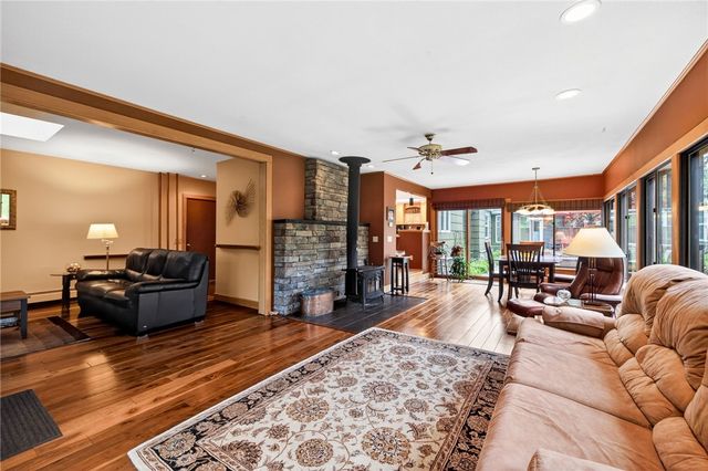 1200 Gatestone Circle, Webster, NY 14580