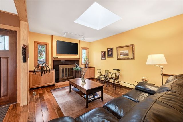 1200 Gatestone Circle, Webster, NY 14580