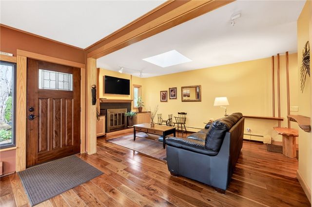 1200 Gatestone Circle, Webster, NY 14580