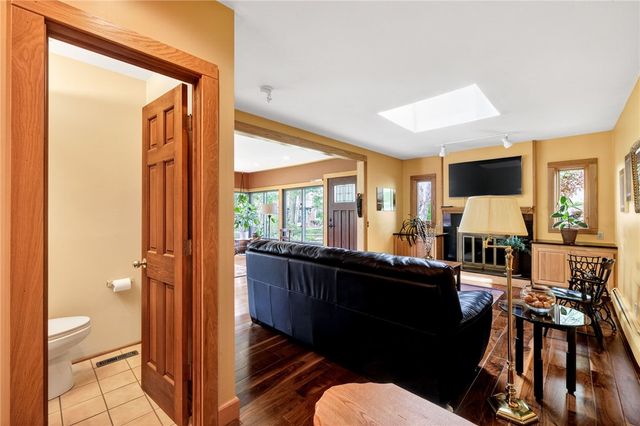1200 Gatestone Circle, Webster, NY 14580