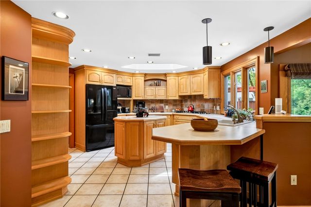 1200 Gatestone Circle, Webster, NY 14580