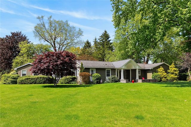 1200 Gatestone Circle, Webster, NY 14580