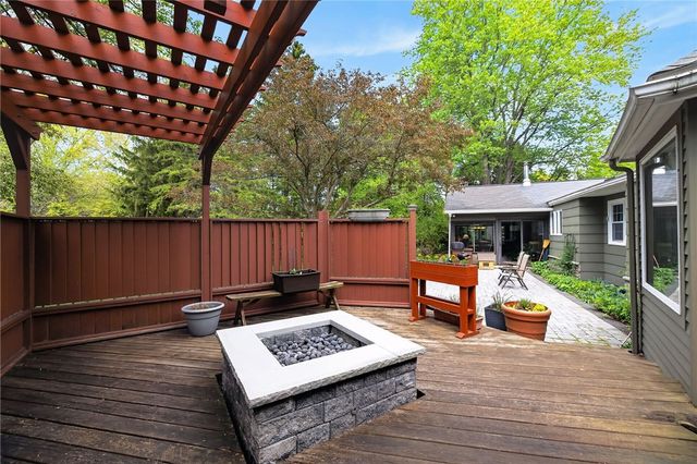 1200 Gatestone Circle, Webster, NY 14580