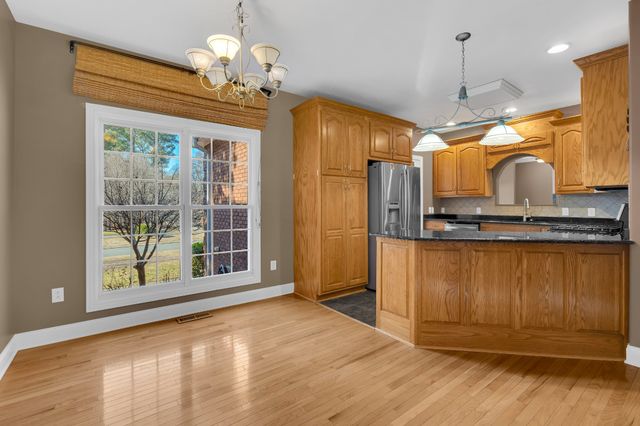 225 Crimson Dr, Winchester, TN 37398