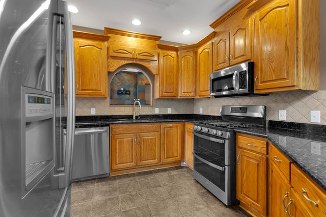 225 Crimson Dr, Winchester, TN 37398