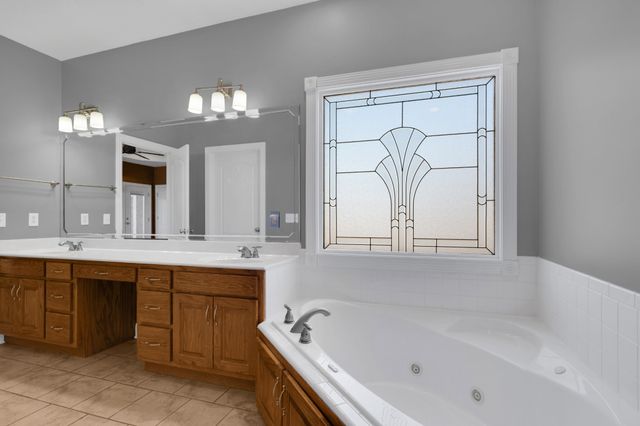 225 Crimson Dr, Winchester, TN 37398