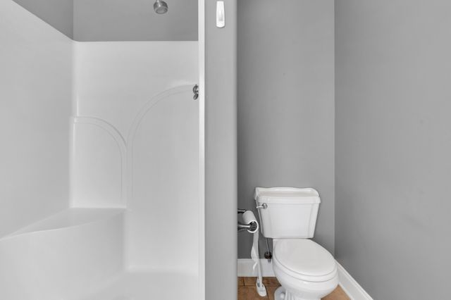 225 Crimson Dr, Winchester, TN 37398