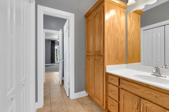 225 Crimson Dr, Winchester, TN 37398