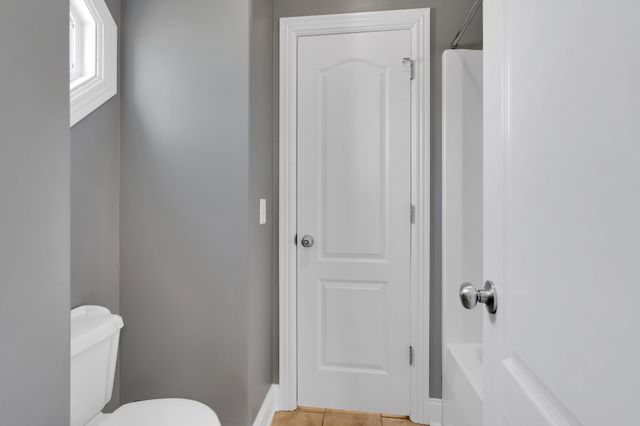 225 Crimson Dr, Winchester, TN 37398