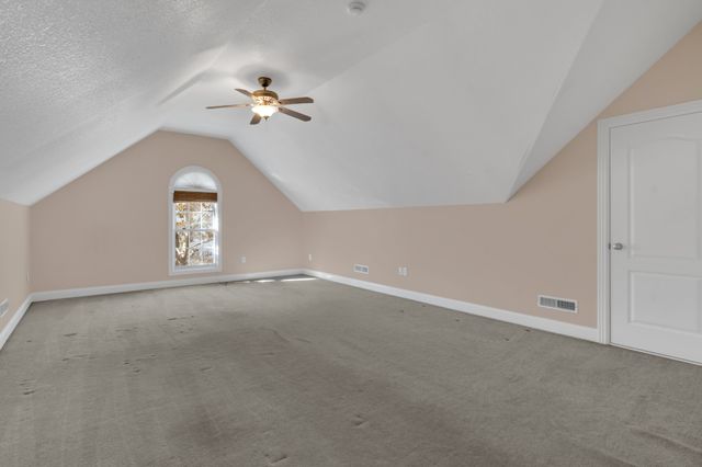 225 Crimson Dr, Winchester, TN 37398